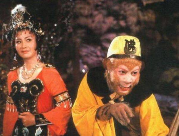 尸体火化视频 而是火化一种更恍惚的错位感