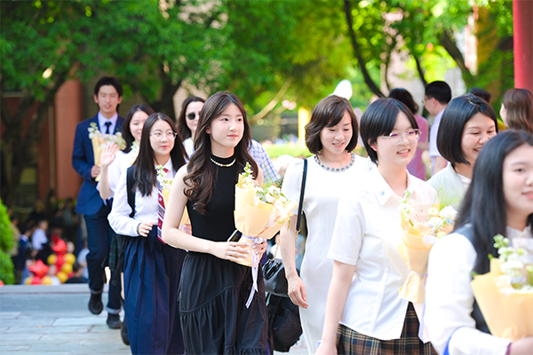 送孤独过十五海报