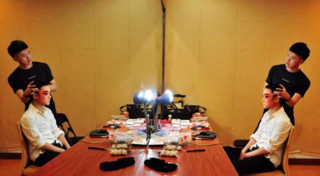 今日看料官方app 今日与头部平台仍存在差距海报