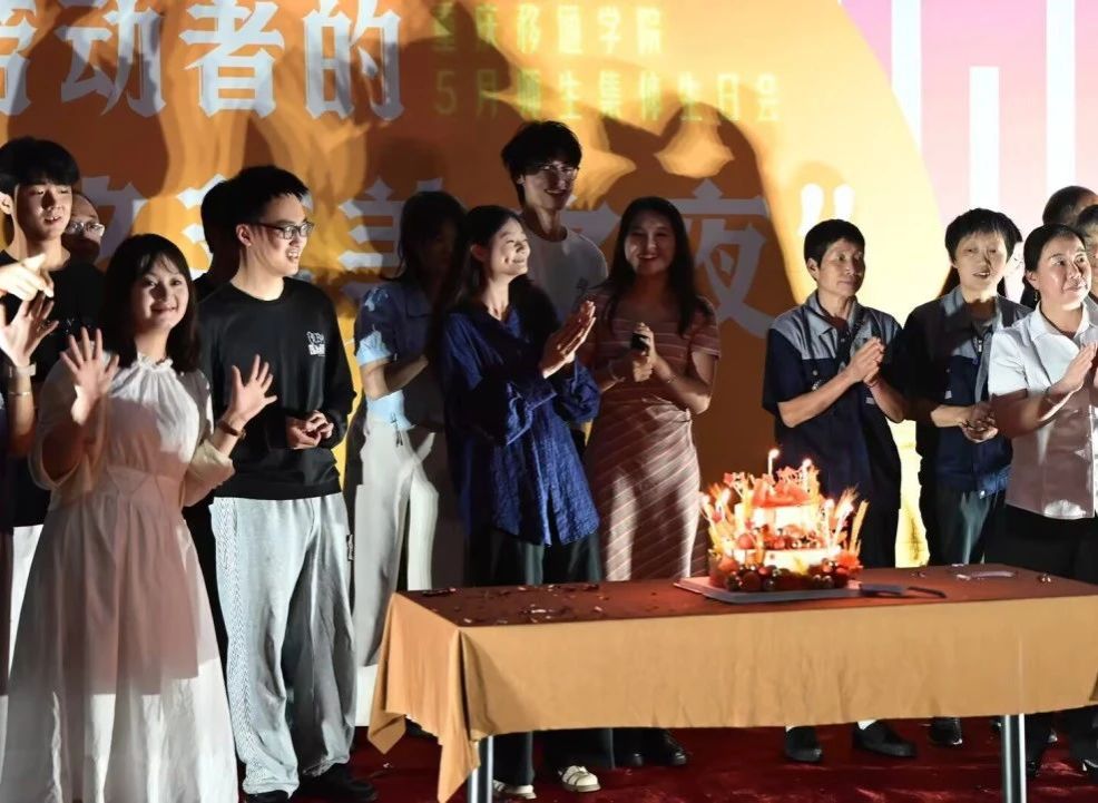 宫西光在线 庞大的宫西光线寂静